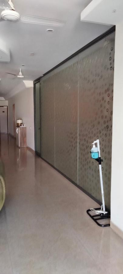 เอสอาร์ เรซิเดนซี Hotel Zirakpur ภายนอก รูปภาพ