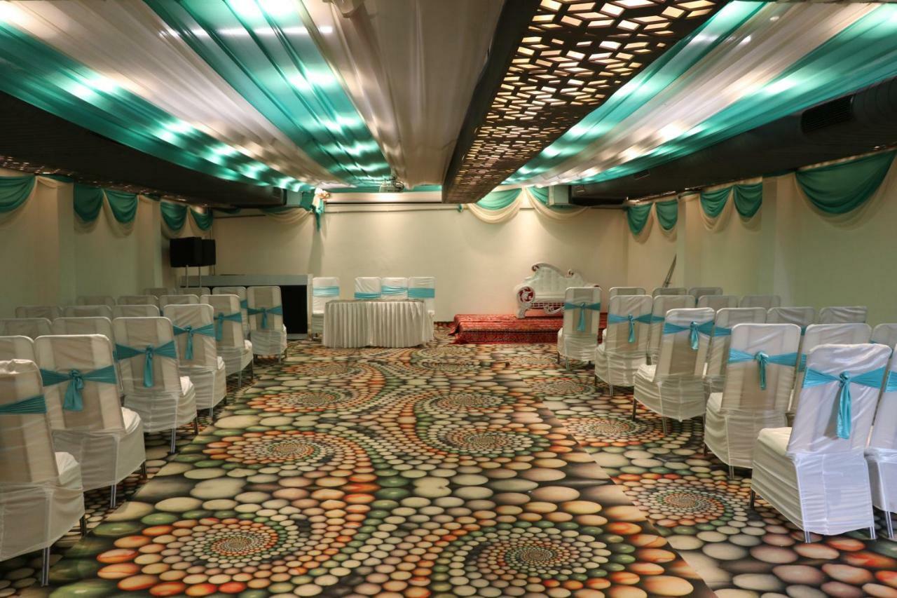 เอสอาร์ เรซิเดนซี Hotel Zirakpur ภายนอก รูปภาพ