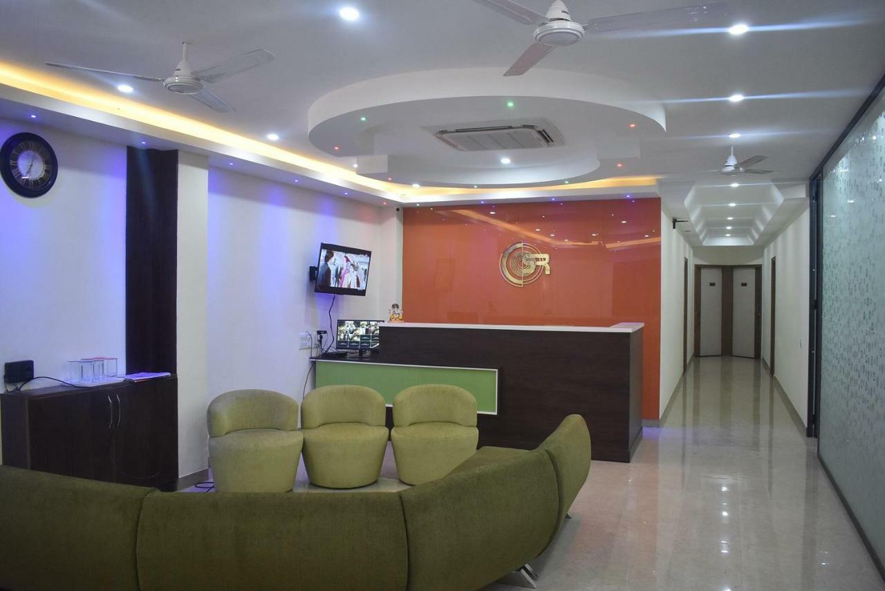 เอสอาร์ เรซิเดนซี Hotel Zirakpur ภายนอก รูปภาพ