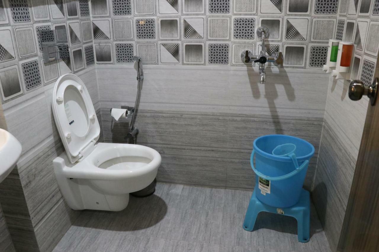 เอสอาร์ เรซิเดนซี Hotel Zirakpur ภายนอก รูปภาพ